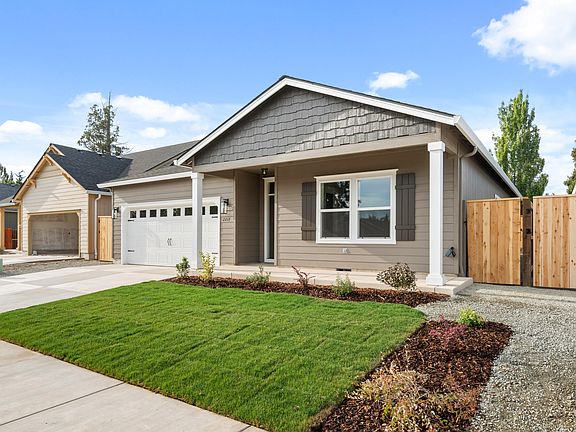 2nd image of 2217 Piazza Dr
