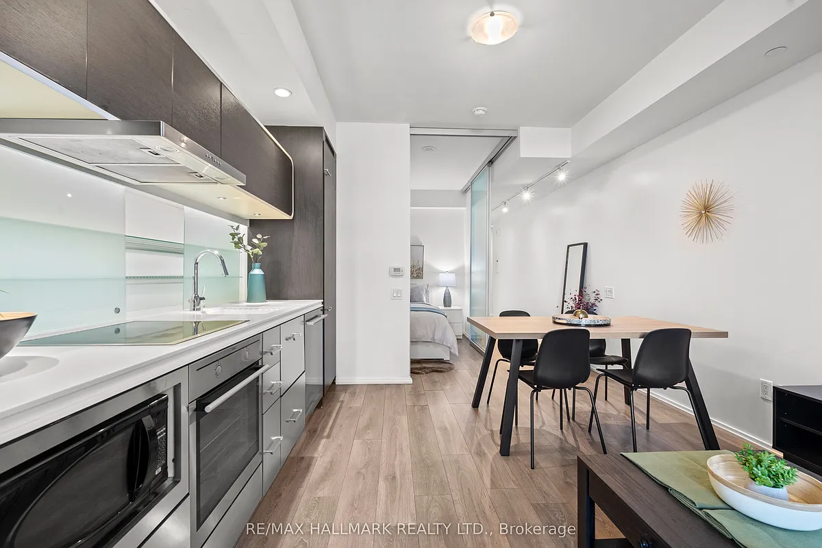 Building Photo - 45 Charles St E #3008