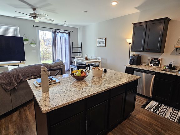 3rd image of 4824 Moon Lake Ln