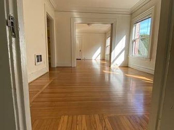 3rd image of 931 NW 20th Ave #16