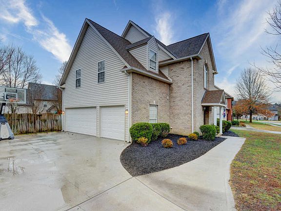 2nd image of 861 Baylor Cir