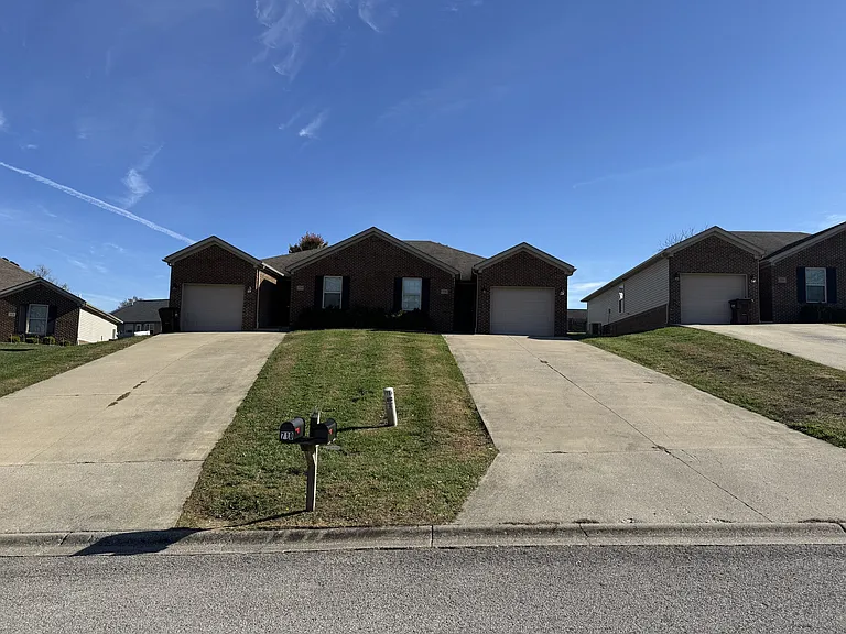 708 Chatham Ct #1 — Photo 2
