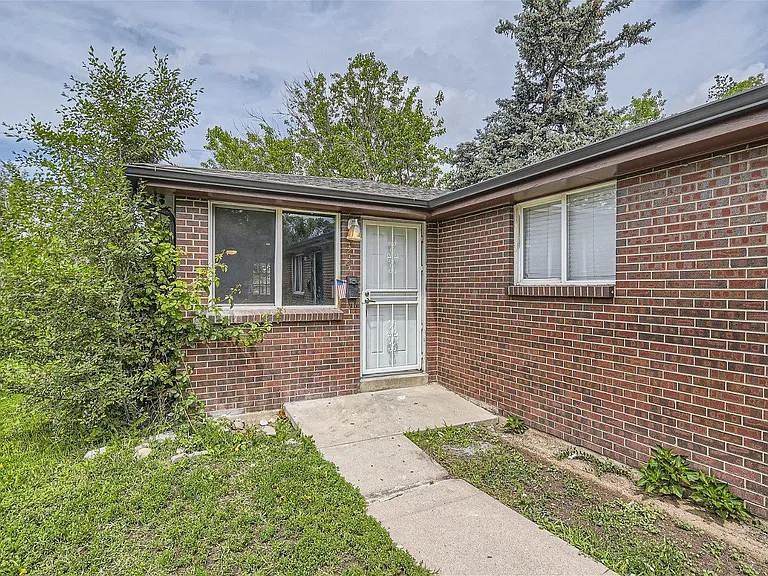 3227 S Huron St — Photo 1