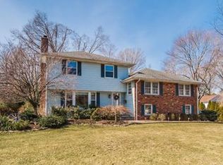 2 Midwood Dr, Florham Park, NJ 07932