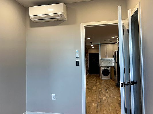 5th image of 213 Saint Anns Ave APT 2N