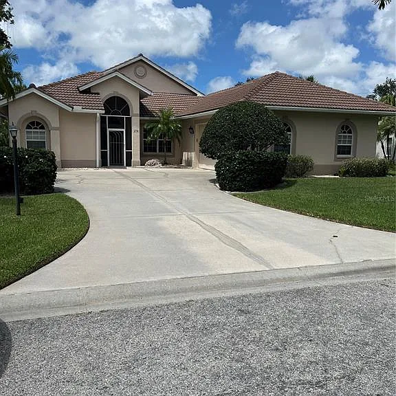 174 Grand Oak Cir — Photo 1