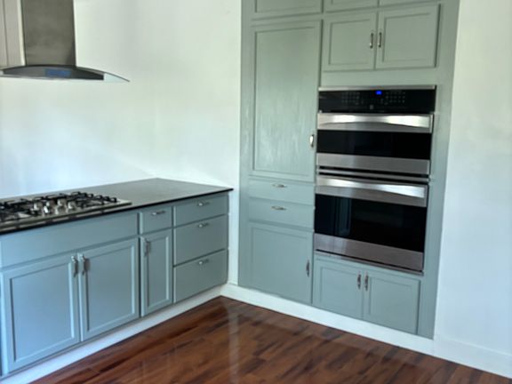 4th image of 821 W Saunders St
