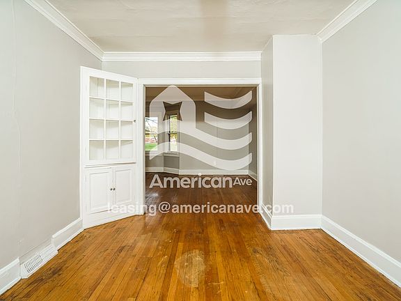 1385428_005_dining_room_14116296.jpg