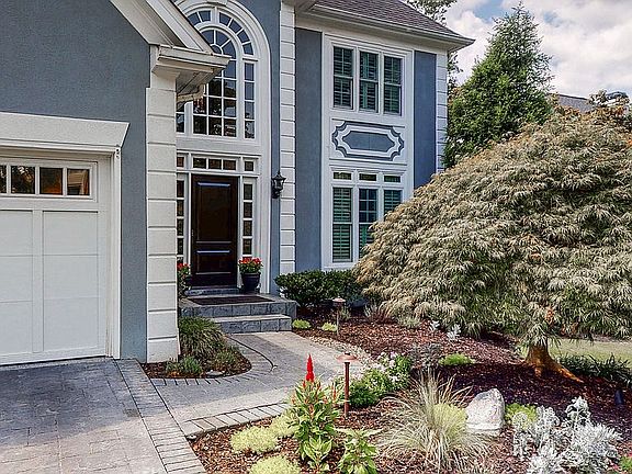 3rd image of 622 Saw Grass Dr