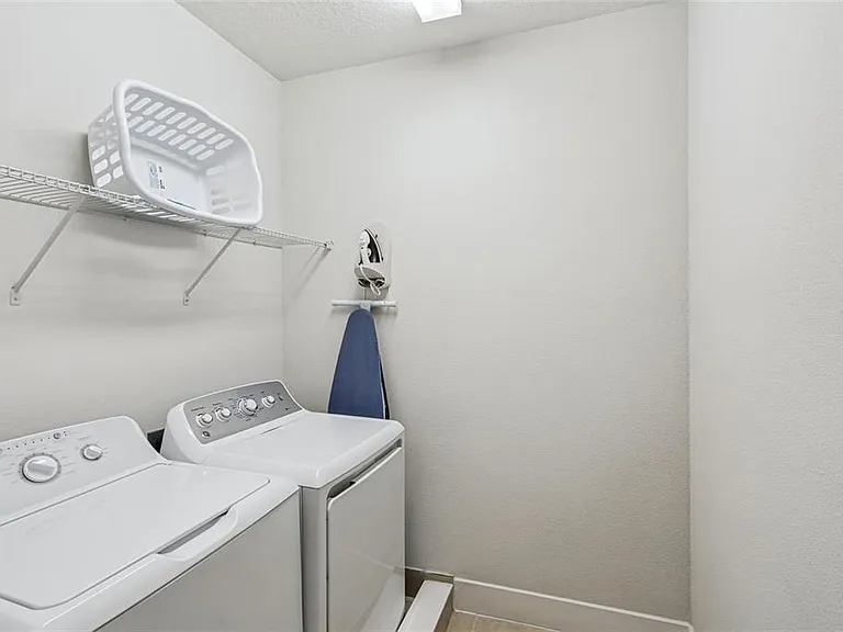 310 Pendant Ct — Photo 21