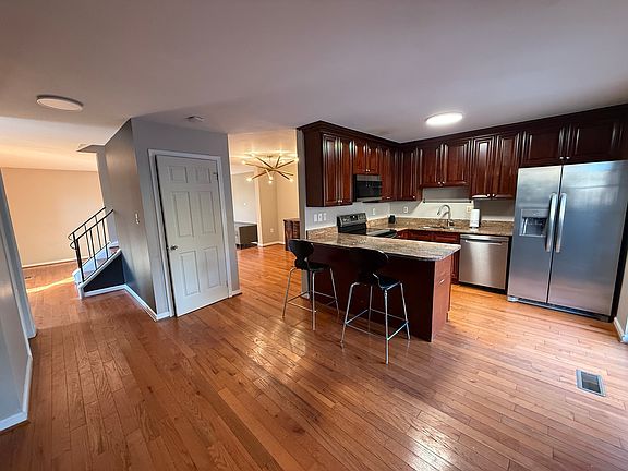 2nd image of 8274 Clifton Farm Ct