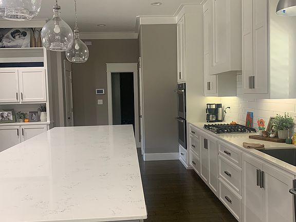 5th image of 329 Shirley Ln
