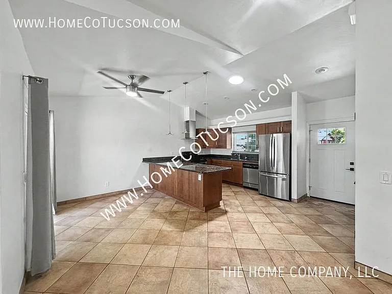 5121 E 6th St — Photo 5