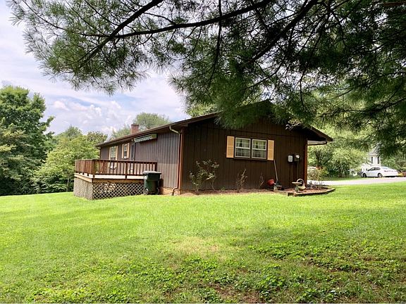 4th image of 138 Hawthorn Ln