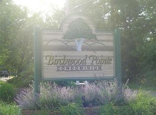 2 Birchwood Point #102, Amesbury, MA 01913