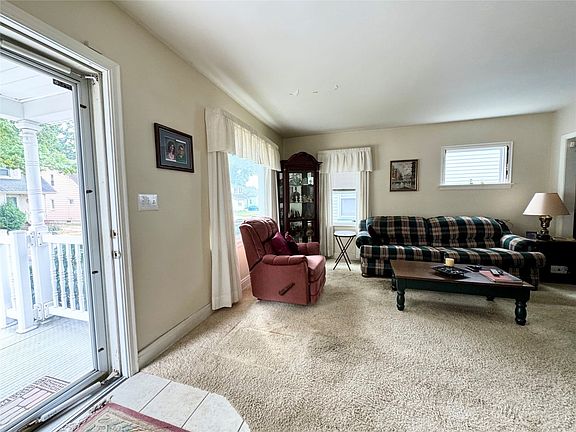 5th image of 1346 W 32nd St
