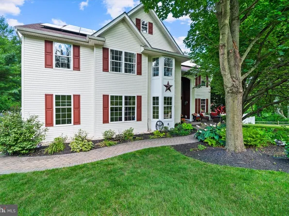 11 Belmont Cir, Avondale, PA 19311