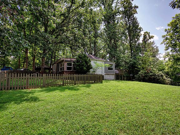 3rd image of 78 Woodcrest Ln