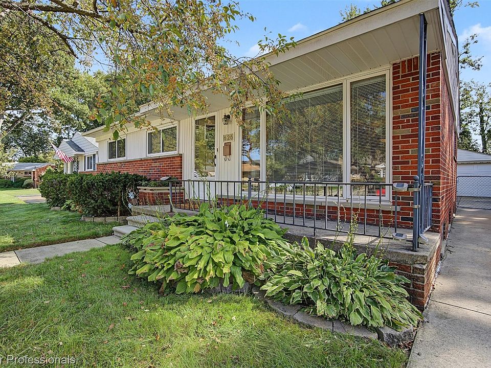 626 Fairway Dr, photo 5