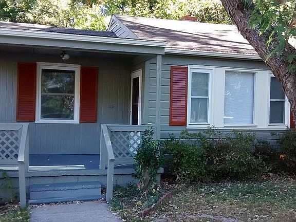 2nd image of 2215 Clairmont Ter