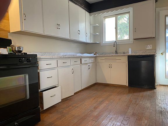 5th image of 1546 Westwood Ave