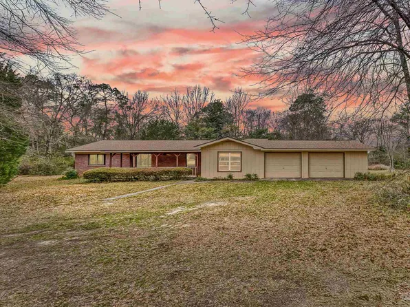 1099 Pinetop Ln, Cantonment, FL 32533