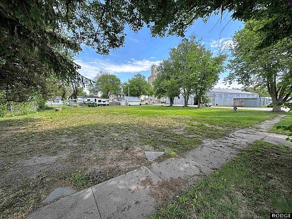 4th image of 100 N Park St