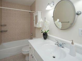 2913 W Bayshore Ct, Tampa, FL 33611