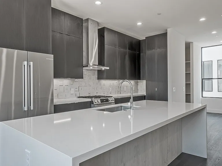 4322 Roseland Ave #9 — Photo 31