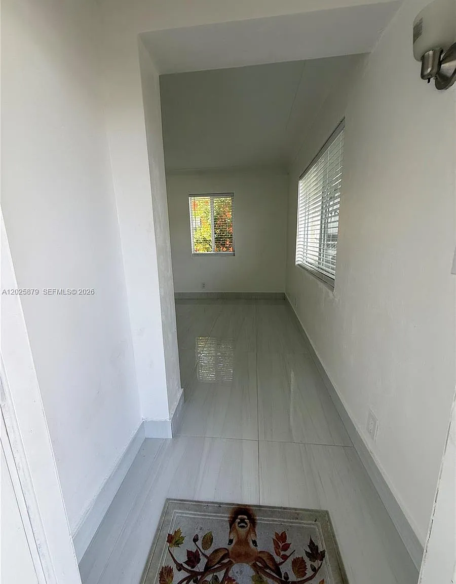 Lauderdale Manor Homesite — Photo 4