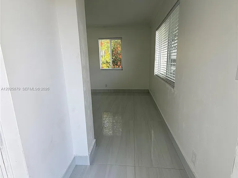1816 NW 25th Ter — Photo 4