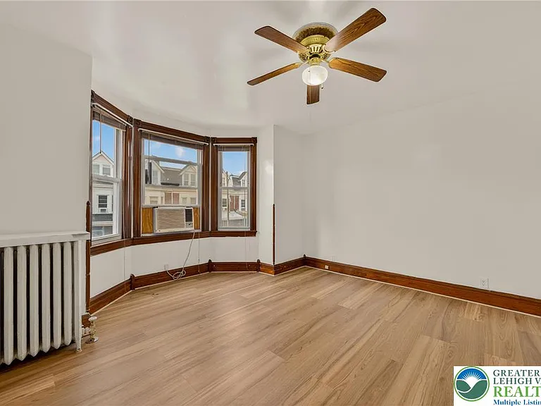 626 N 11th St — Photo 32