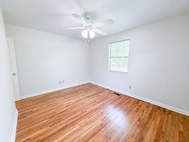 1666 Mayhew St — Photo 42