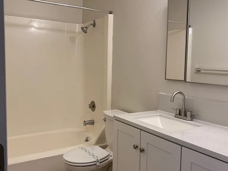 Spacious 2-bedroom apartment homes conveniently located! — Photo 15