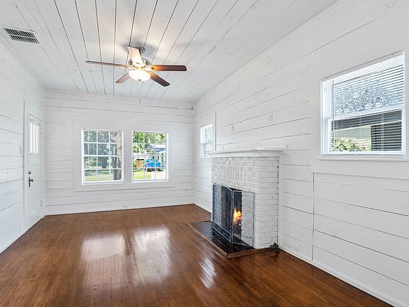 3rd image of 1807 W Summit Ave