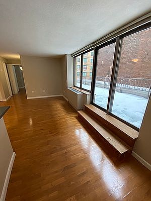 3rd image of 189 W 89th St APT 4W