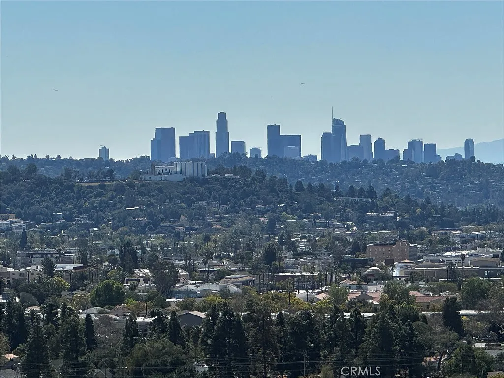 4 bed, 3287 sqft, $9,500 — Photo 4