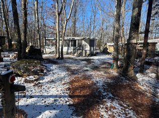 128 Navajo Ln, Shohola, PA 18458