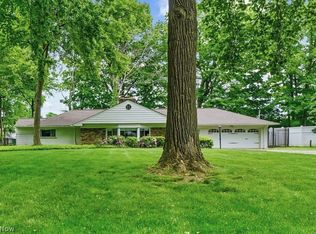 1025 Worton Park Dr, Mayfield, OH 44143