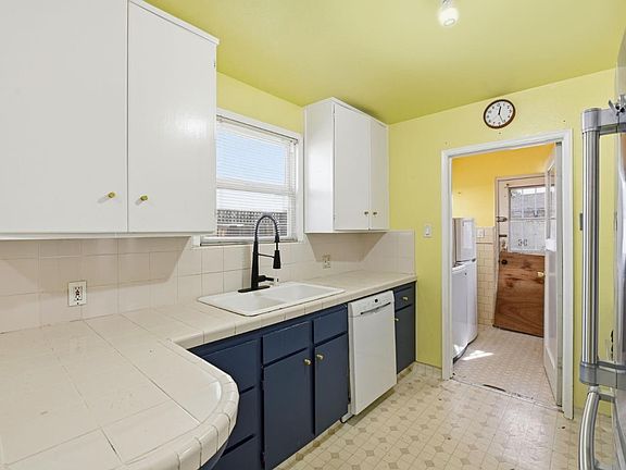 5th image of 1234 Sandra Dr