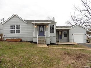 412 N 5th St, De Soto, MO 63020