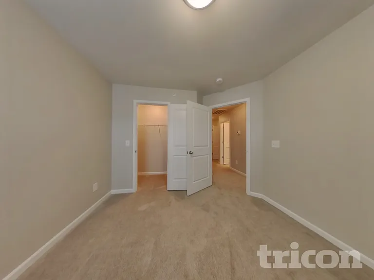 202 Ashmere Ct — Photo 10