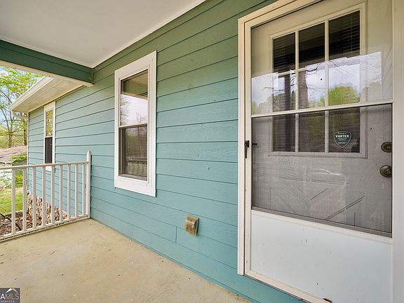 5th image of 135 Spring Valley Way