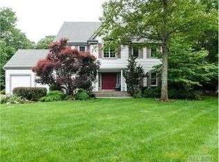 8 Amanda Ct, Northport, NY 11768