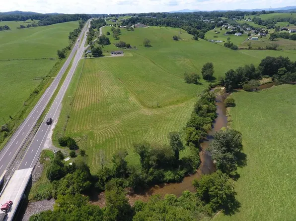 Carrollton Pike, Woodlawn, VA 24381