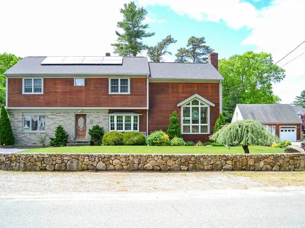 110 Mayflower Ridge Dr, Wareham, MA 02571