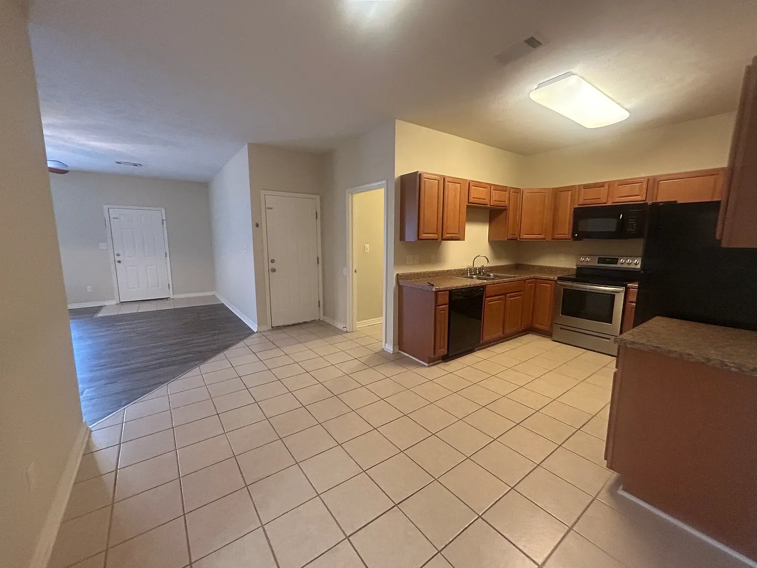 2 bed, 1355 sqft, $1,100 — Photo 4