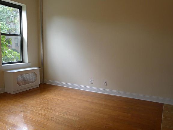 5th image of 4556 42nd St APT 1B