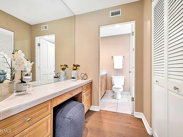 1687 Castlebridge Ct — Photo 42