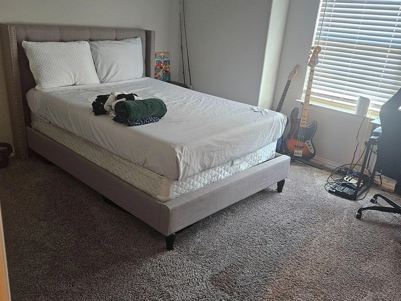 2 bed, 2.0 bath, 2449 sqft, $1,027 — Photo 1